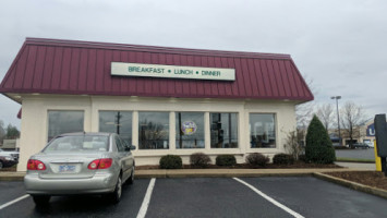 Butch's Bbq Breakfast outside