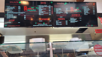 Robee's Falafel inside