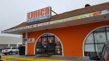 Unica Supermarket outside