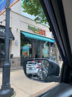 Tropical Smoothie Cafe outside