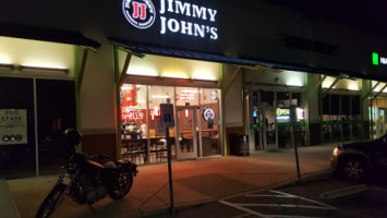 Jimmy John's In M outside