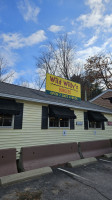 Wild Willy's Burgers outside