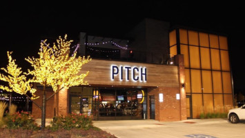 Pitch Pizzeria West Omaha outside