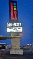 Leonardo's outside