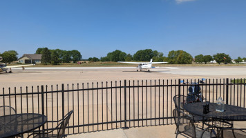 Stearman Field Grill inside