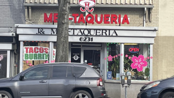 J J's Mex-taqueria outside