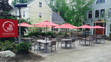 Old Vines Kennebunk inside