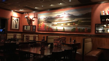 Longhorn Steakhouse inside