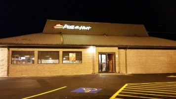 Pizza Hut inside