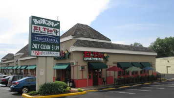 El Tio Tex-mex Grill outside