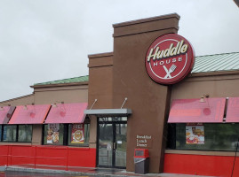 Huddle House inside