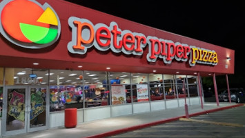 Peter Piper Pizza outside