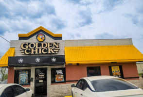 Golden Chick outside