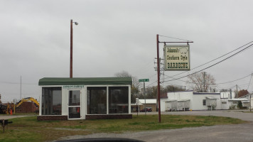 Johnson Southern Style -b-q outside