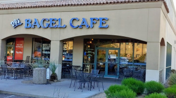 Dj's Bagel Café outside