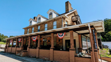 The Stone House And Country Inn outside