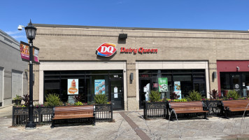 Dairy Queen (treat) outside