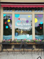 Tasty Waves Frozen Yogurt Bagel Cafe inside