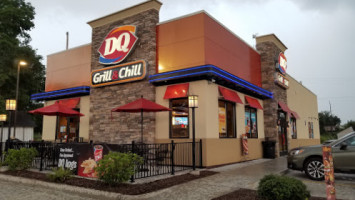 Dairy Queen Grill Chill outside