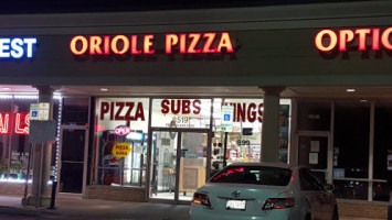 Oriole Pizza outside