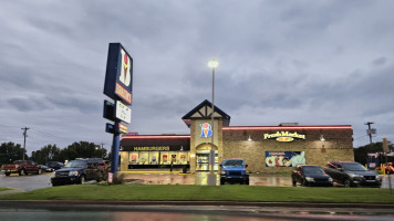 Braum's Ice Cream Dairy Store inside