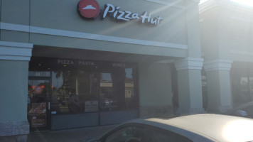 Pizza Hut outside