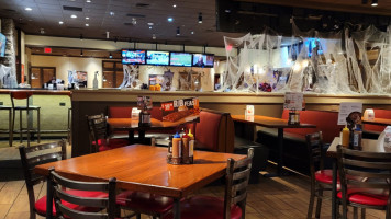 Smokey Bones Woodbridge inside