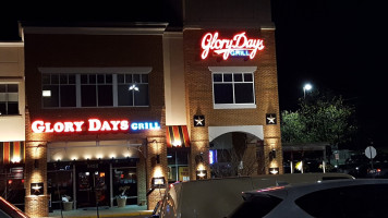 Glory Days Grill outside