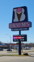 Braum's Ice Cream Dairy Store outside