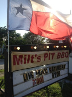 Milt's Pit Barbeque food