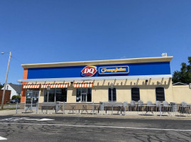 Dairy Queen outside