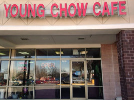 Young Chow Cafe Centreville outside