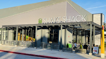 Shake Shack Mall In Columbia food