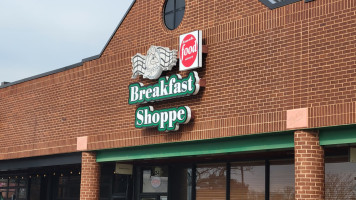 The Breakfast Shoppe outside