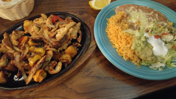 Los Mexicanos food