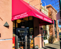 Arizmendi Bakery Pizzeria outside