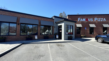 Famous Pizza Newburyport outside