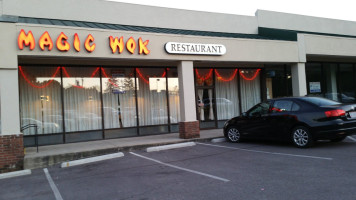 Magic Wok outside