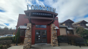 Longhorn Steakhouse outside