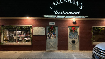 Callahan's Seafood Grill outside