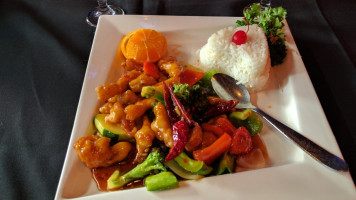 East Moon Asian Bistro food