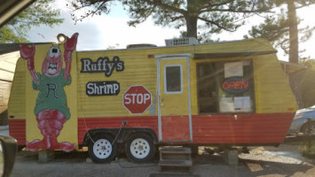 Ruffy's Shrimp Shop Truck outside