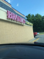 Braum's Ice Cream Dairy Store outside