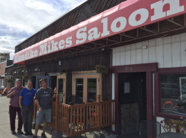 Klondike Mike's Saloon Road House Bbq inside