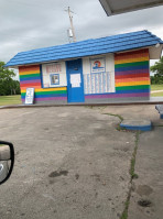 Tropical Sno outside