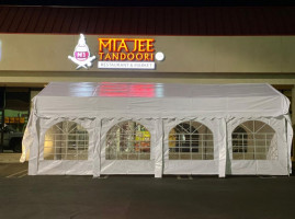 Miajee Tandoori outside