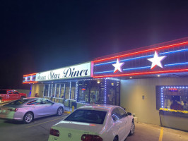 4 Star Diner outside