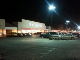 Price Chopper outside