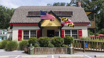 Chad's Bbq outside