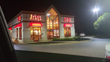 Arby's outside